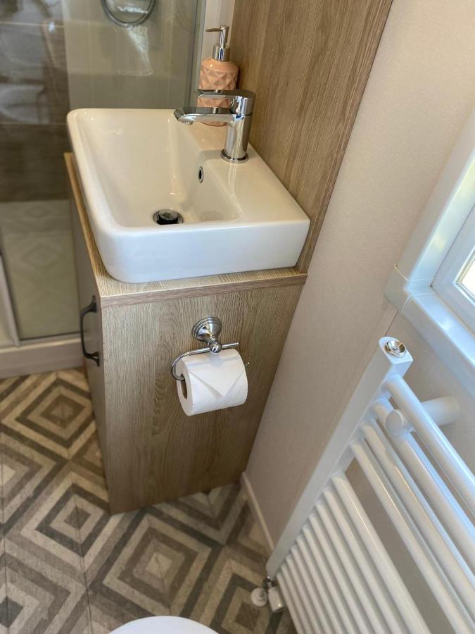 Lake District Prestige Caravan, 3 Bedrooms, Sleeps 8 On Haven Holiday Park Flookburgh Exteriör bild