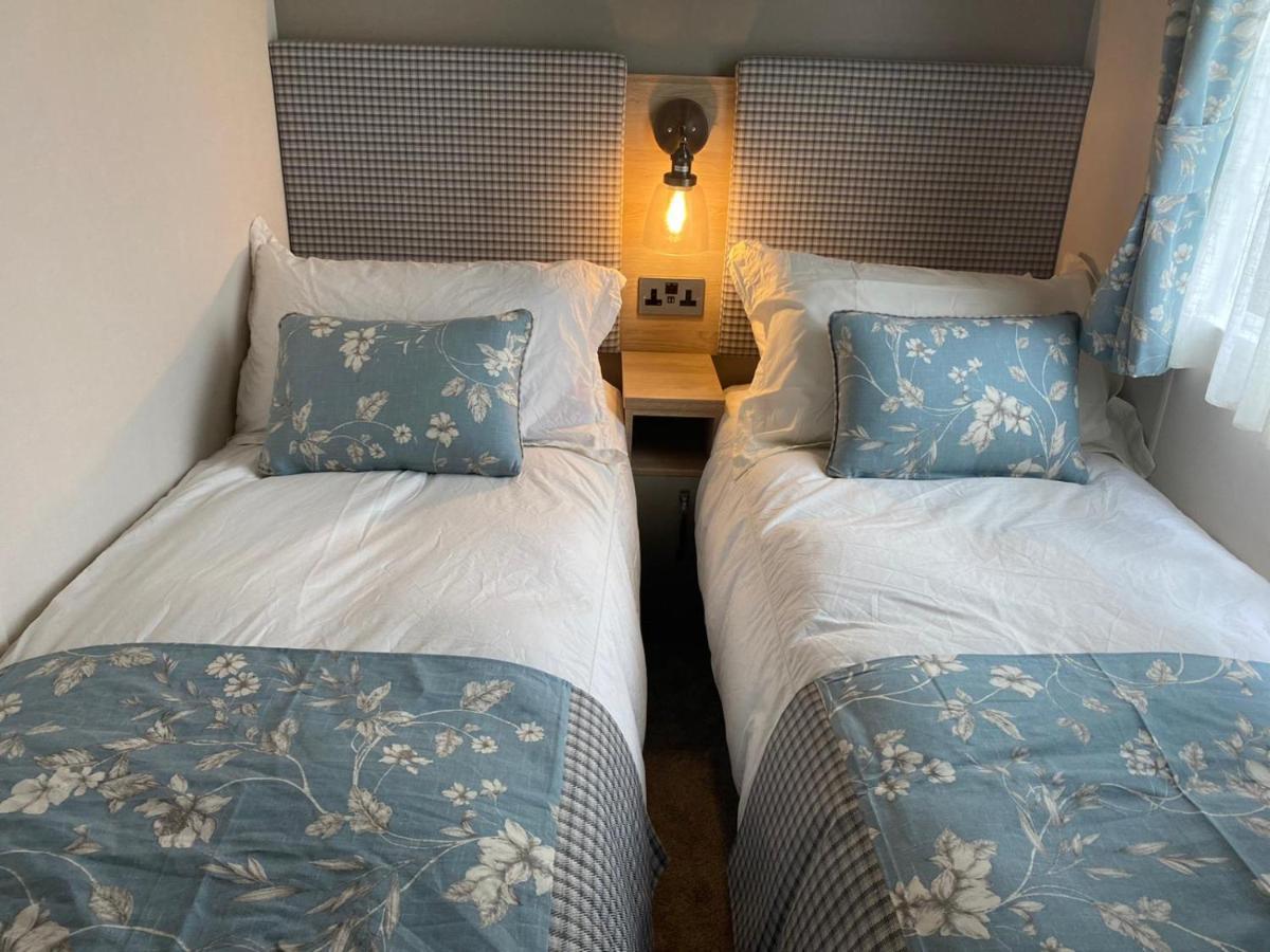 Lake District Prestige Caravan, 3 Bedrooms, Sleeps 8 On Haven Holiday Park Flookburgh Exteriör bild