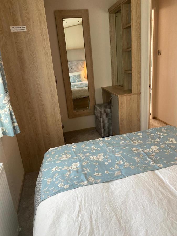 Lake District Prestige Caravan, 3 Bedrooms, Sleeps 8 On Haven Holiday Park Flookburgh Exteriör bild