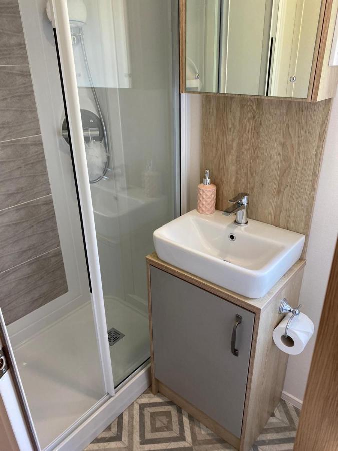Lake District Prestige Caravan, 3 Bedrooms, Sleeps 8 On Haven Holiday Park Flookburgh Exteriör bild